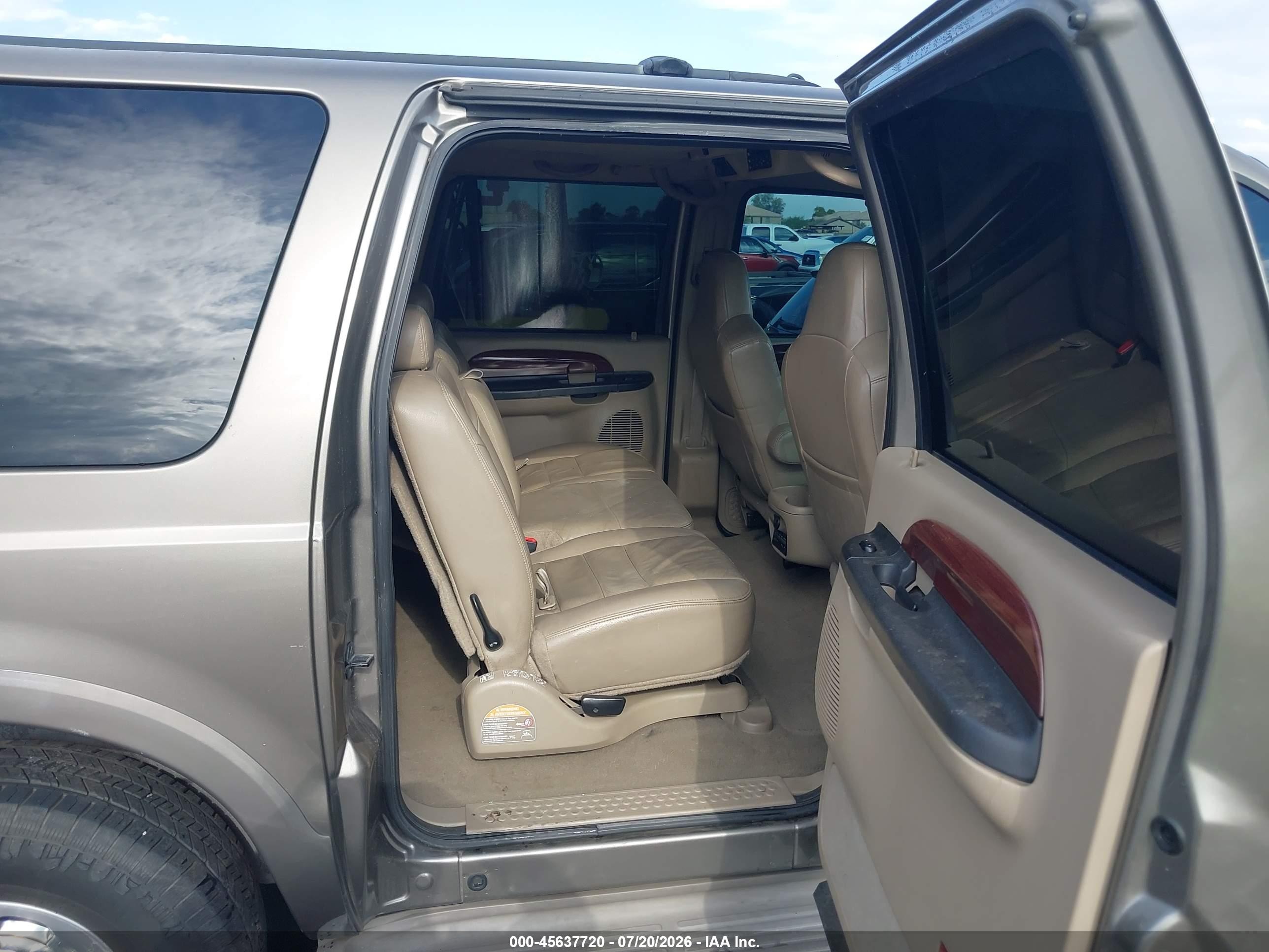 2005 Ford Excursion Limited Champagne vin: 1FMNU42L15EC66318