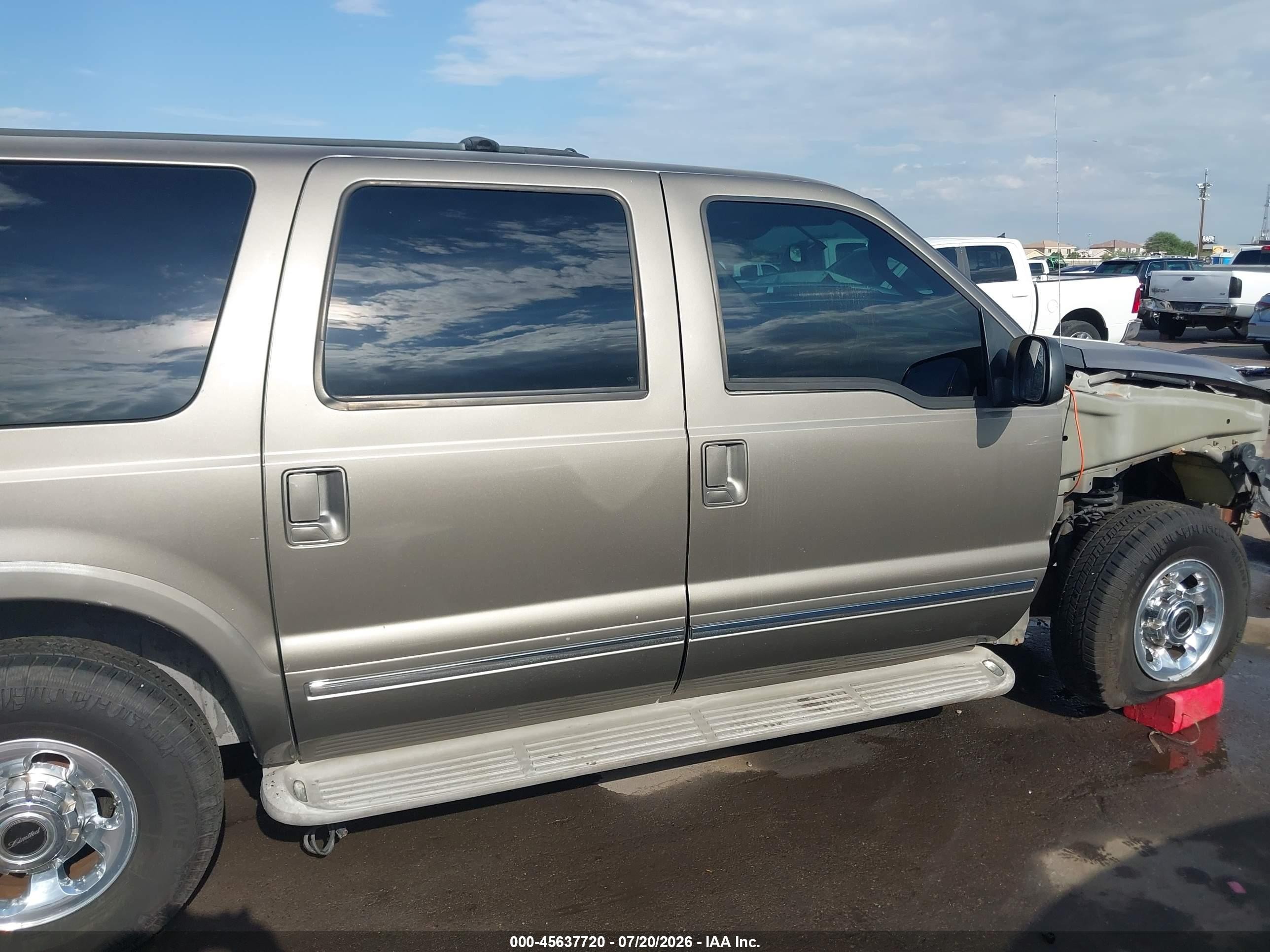 2005 Ford Excursion Limited Champagne vin: 1FMNU42L15EC66318