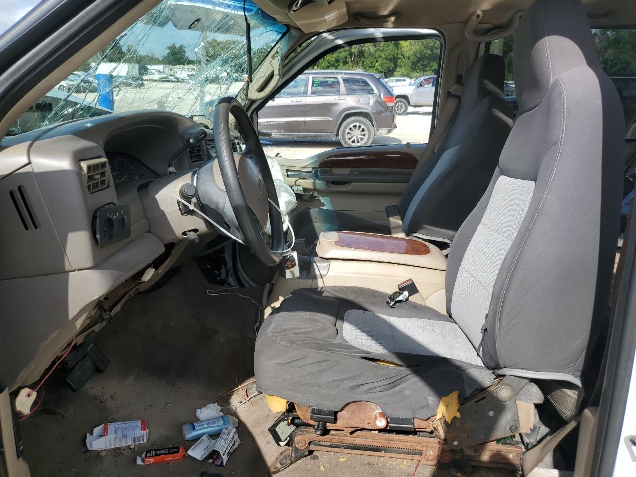 2001 Ford Excursion Limited Белый vin: 1FMNU42LX1EC27446