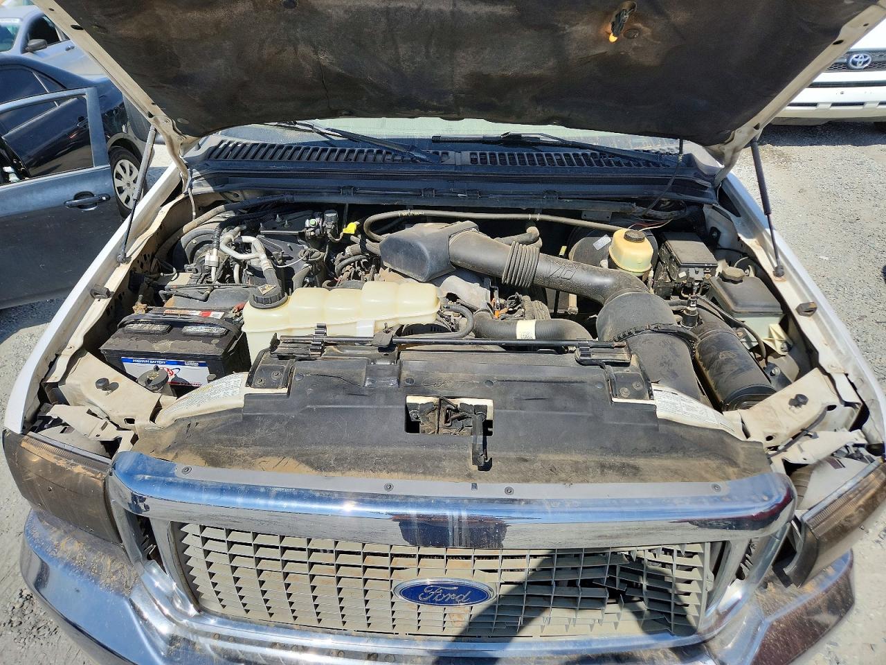 2001 Ford Excursion Limited White vin: 1FMNU42S31EC18756