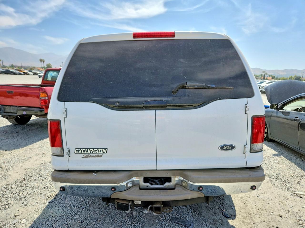 2001 Ford Excursion Limited White vin: 1FMNU42S31EC18756