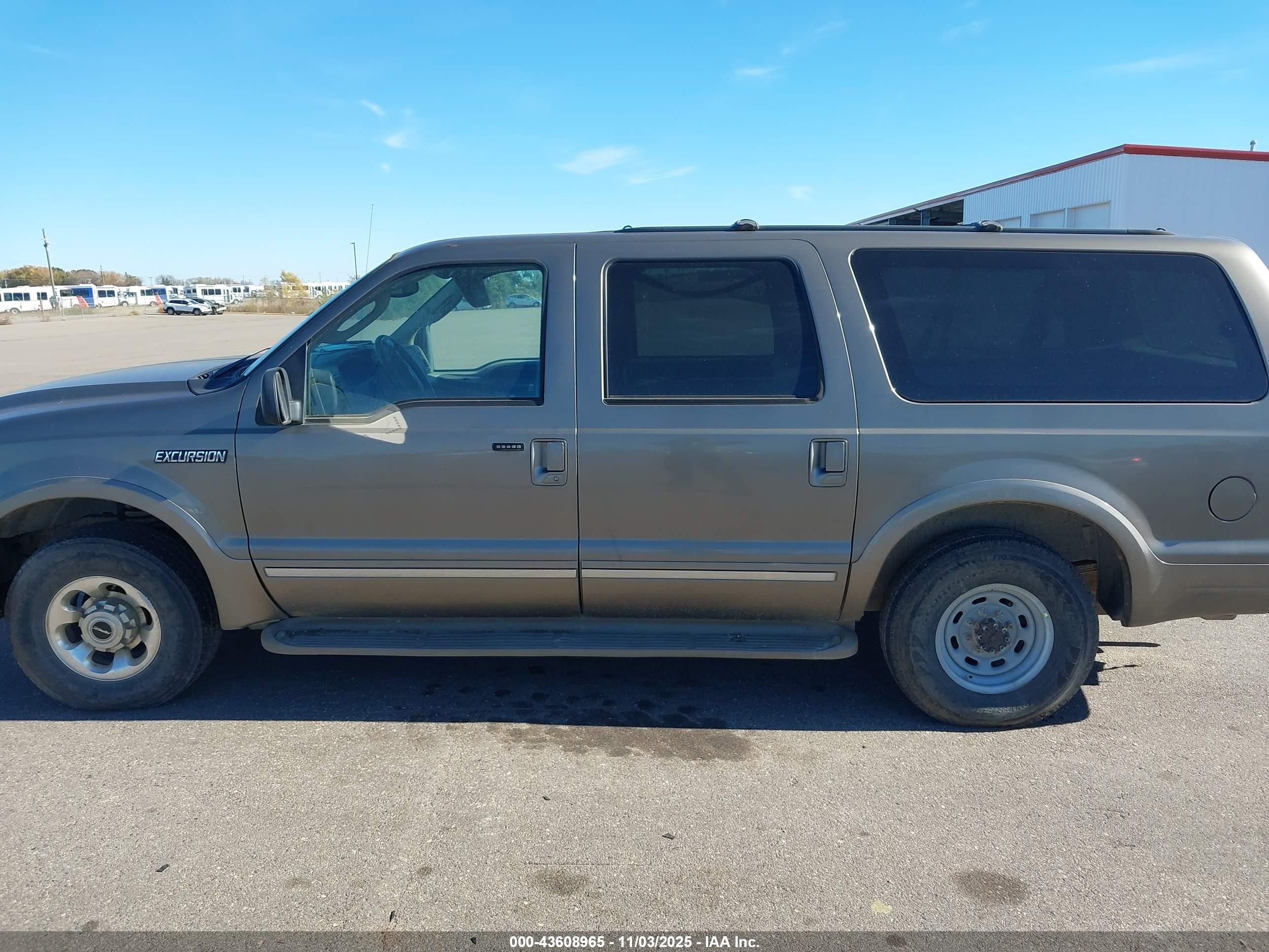 2004 Ford Excursion Limited Коричневый vin: 1FMNU42S44EB57700