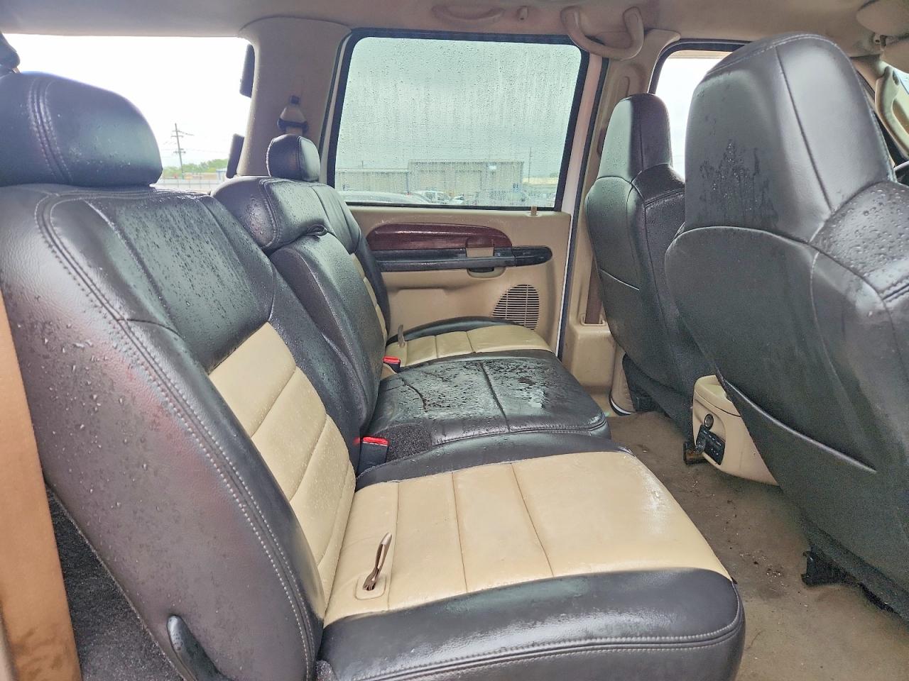 2005 Ford Excursion Eddie Bauer Белый vin: 1FMNU44L55ED24086