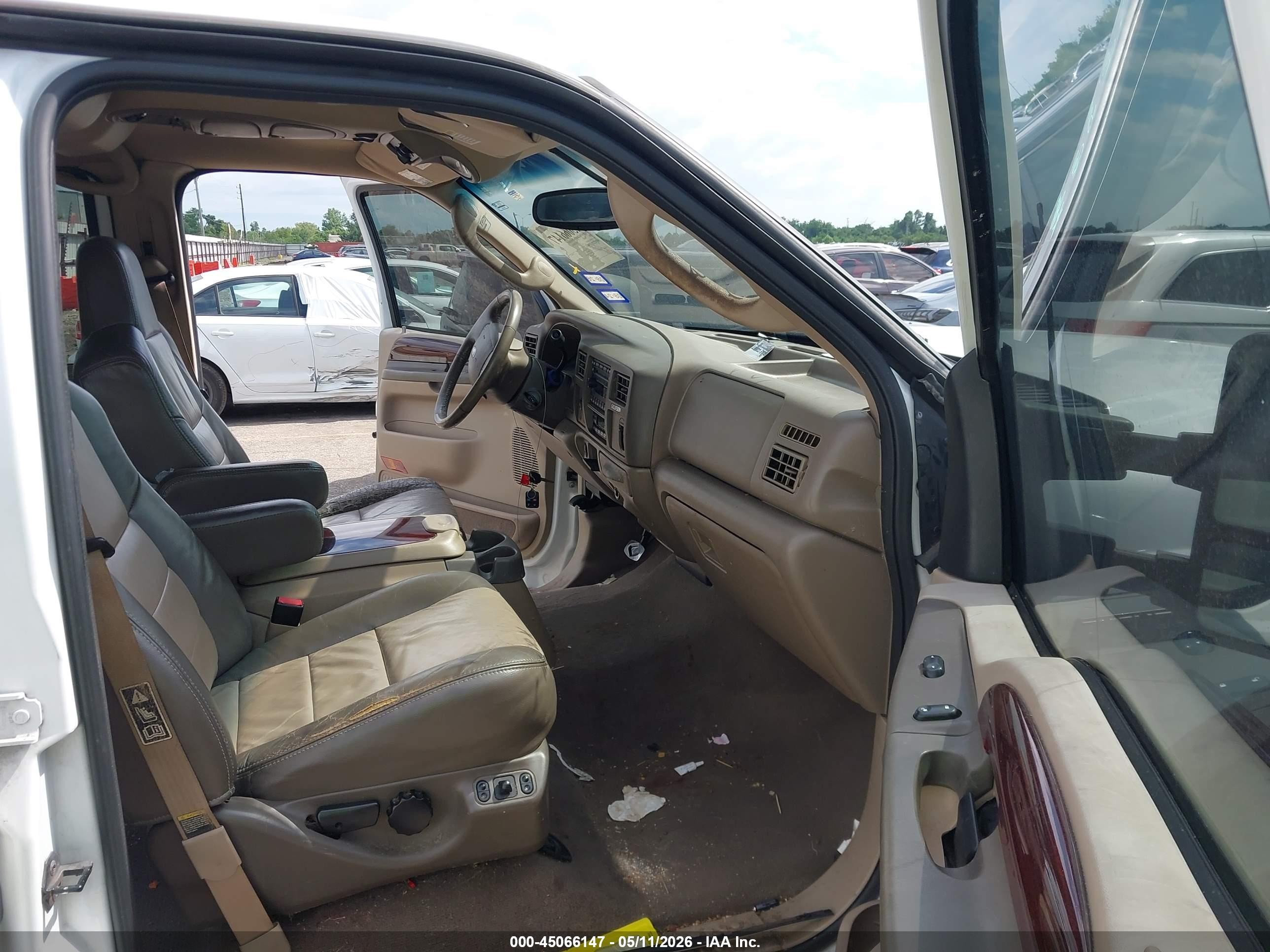 2004 Ford Excursion Eddie Bauer White vin: 1FMNU44L74EB02020
