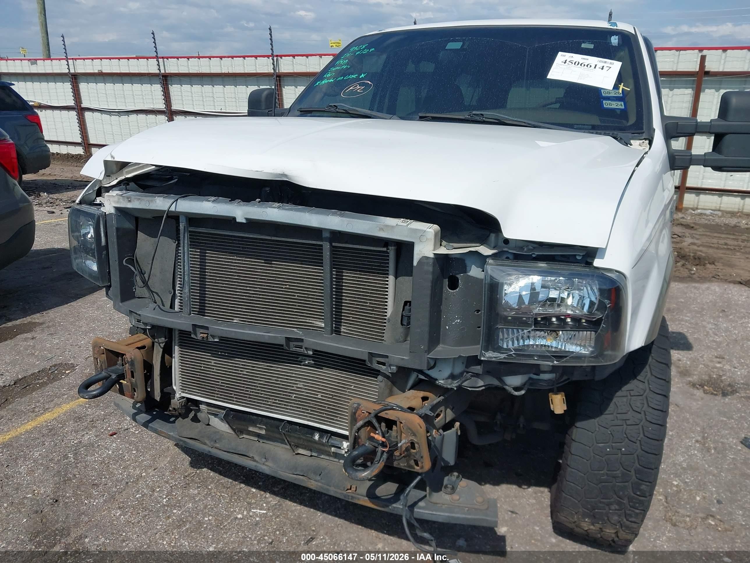 2004 Ford Excursion Eddie Bauer White vin: 1FMNU44L74EB02020