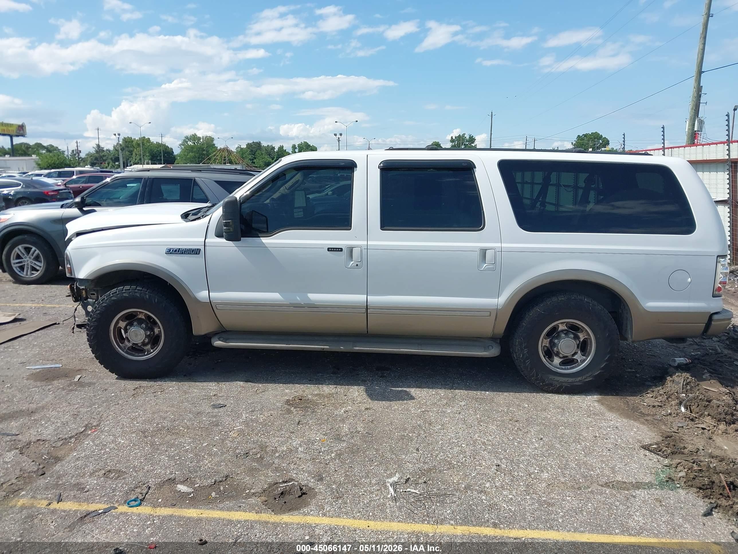 2004 Ford Excursion Eddie Bauer White vin: 1FMNU44L74EB02020