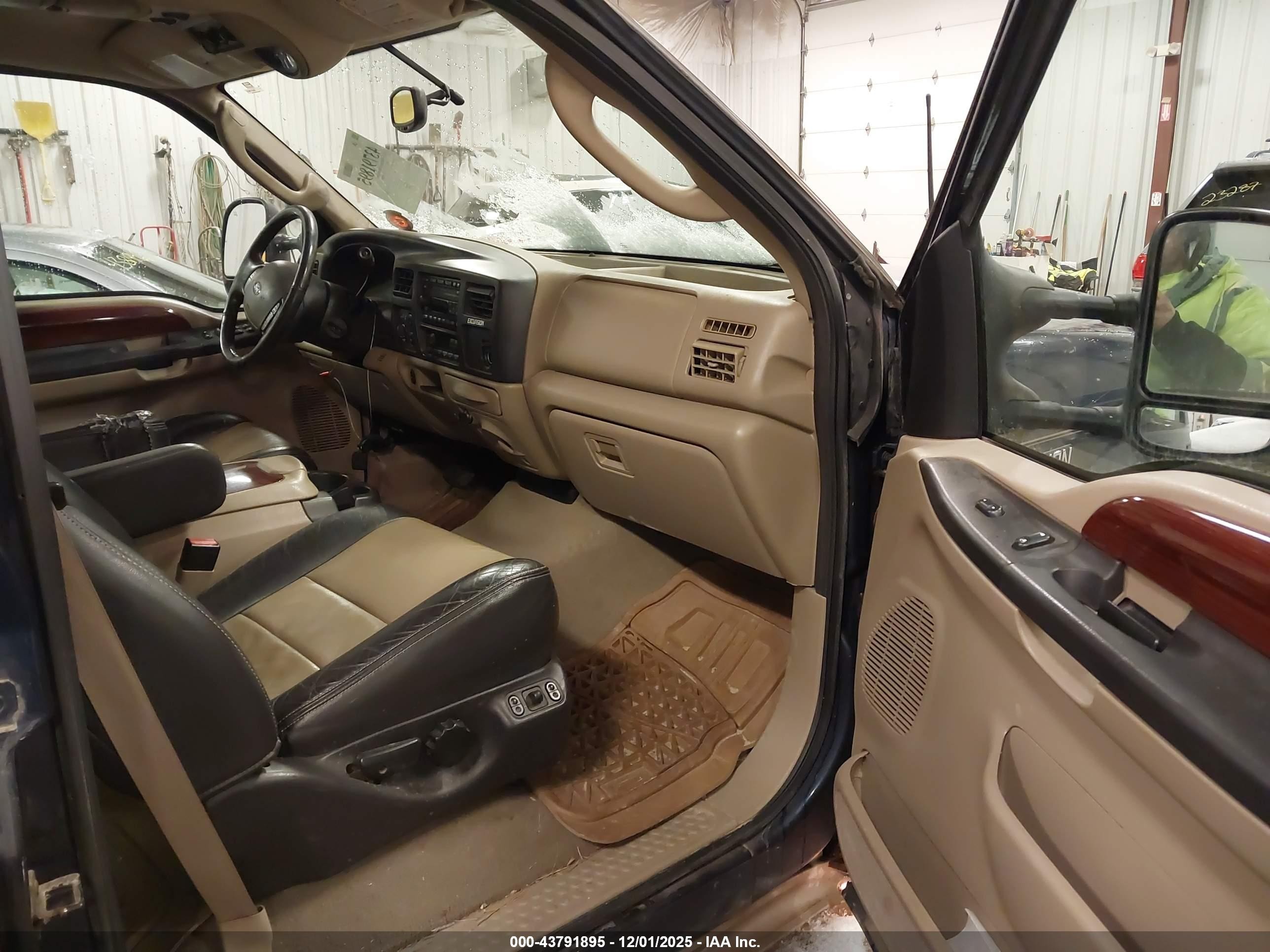 2005 Ford Excursion Eddie Bauer Blue vin: 1FMNU45S25EB01607