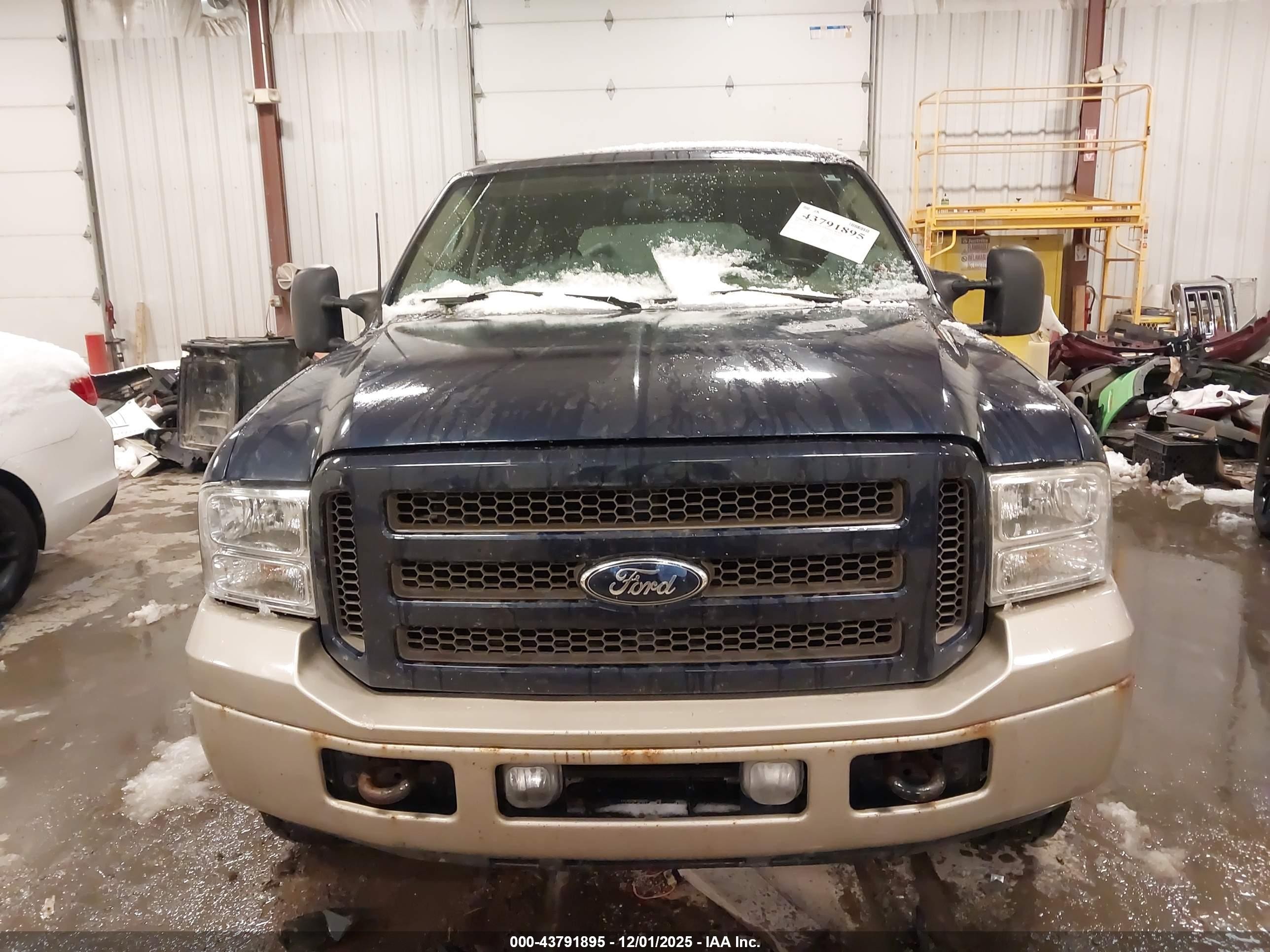 2005 Ford Excursion Eddie Bauer Blue vin: 1FMNU45S25EB01607