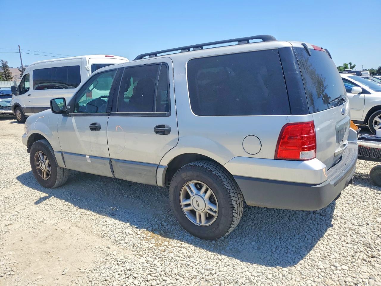 2005 Ford Expedition Xls Серый vin: 1FMPU13565LA20013