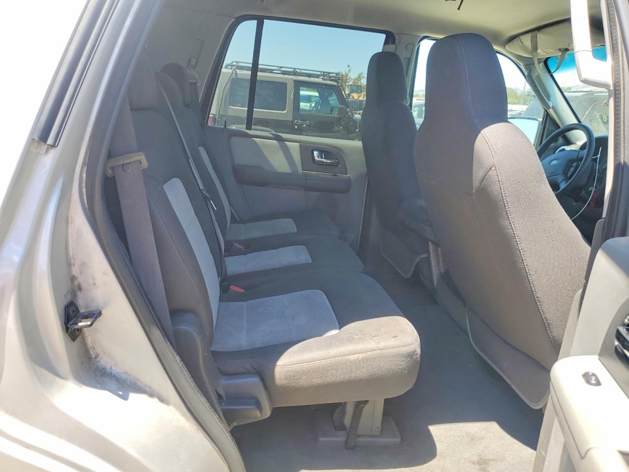 2005 Ford Expedition Xls Серый vin: 1FMPU13565LA20013