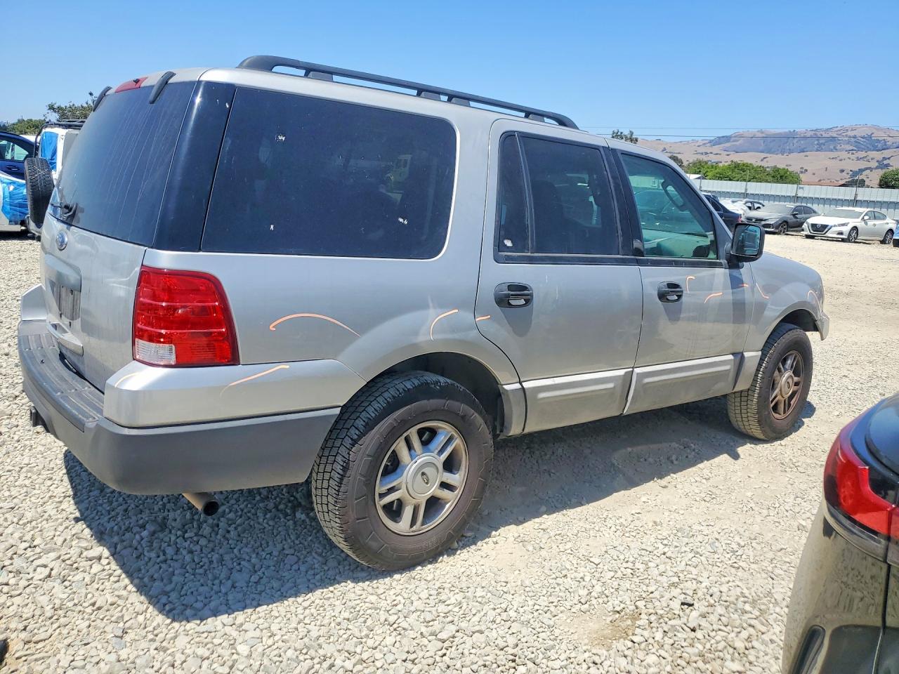 2005 Ford Expedition Xls Серый vin: 1FMPU13565LA20013
