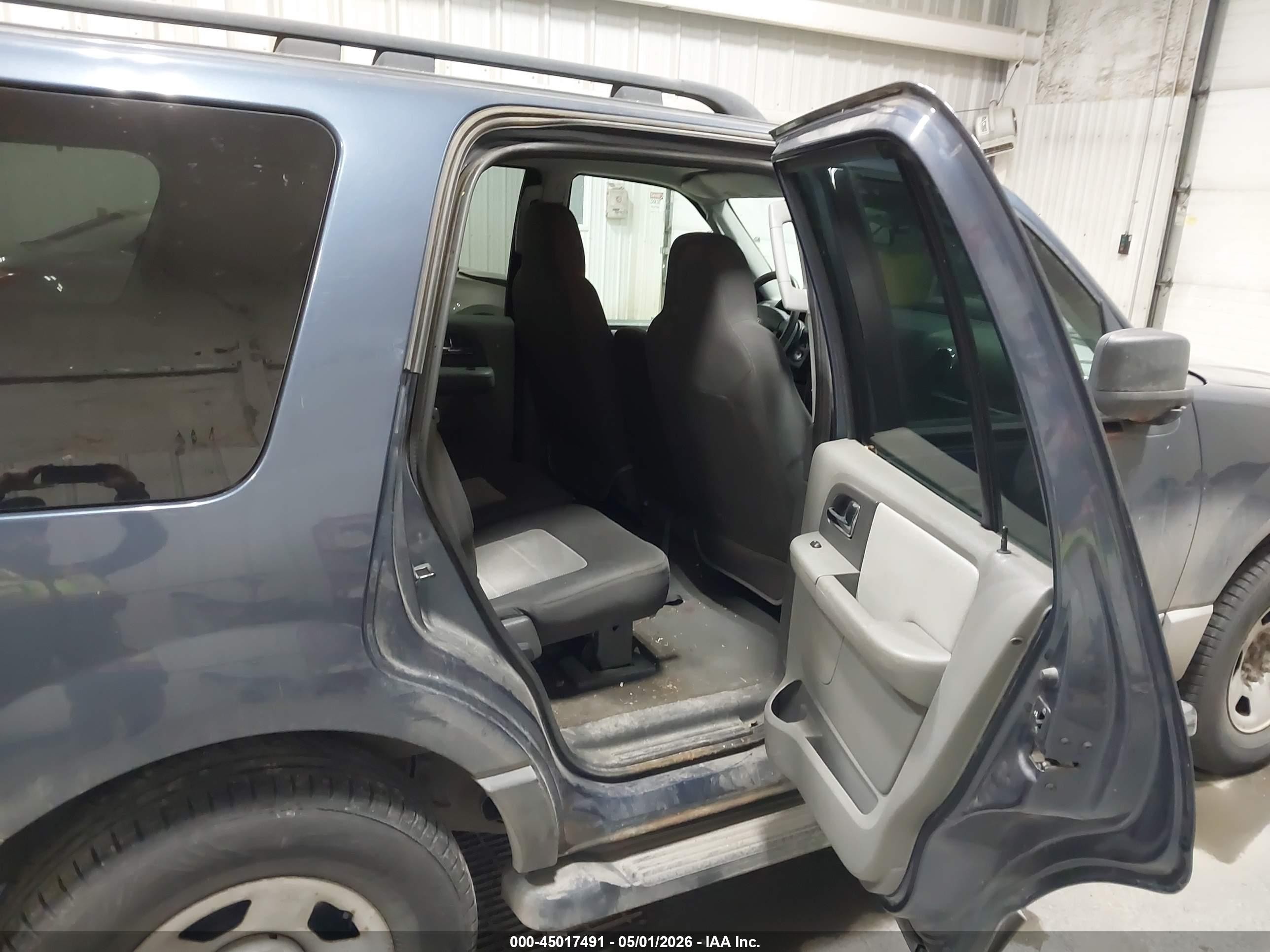 2005 Ford Expedition Xls Blue vin: 1FMPU14515LA07314
