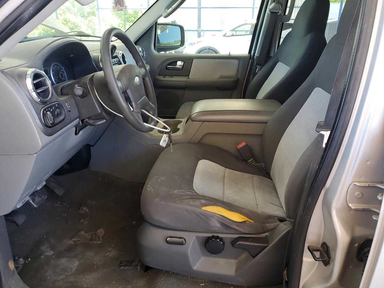 2005 Ford Expedition Xlt Silver vin: 1FMPU15505LA53103