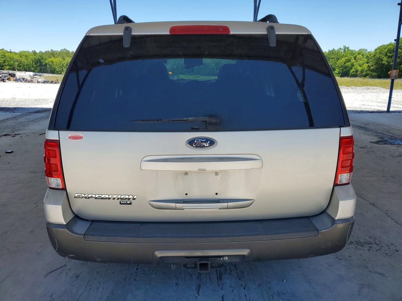 2005 Ford Expedition Xlt Silver vin: 1FMPU15505LA53103