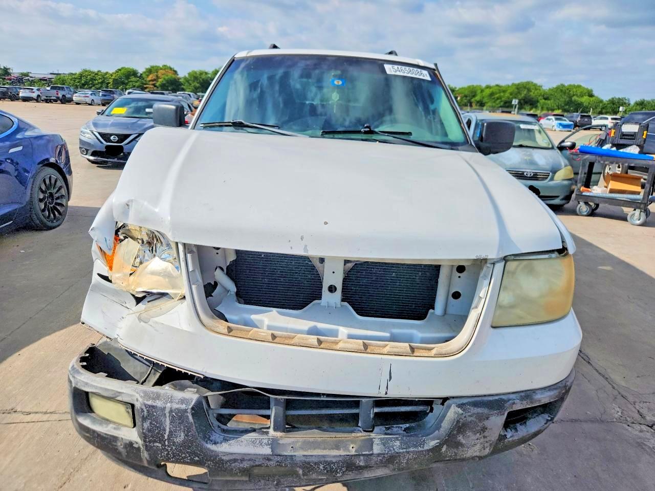2006 Ford Expedition Xlt White vin: 1FMPU15506LA33161