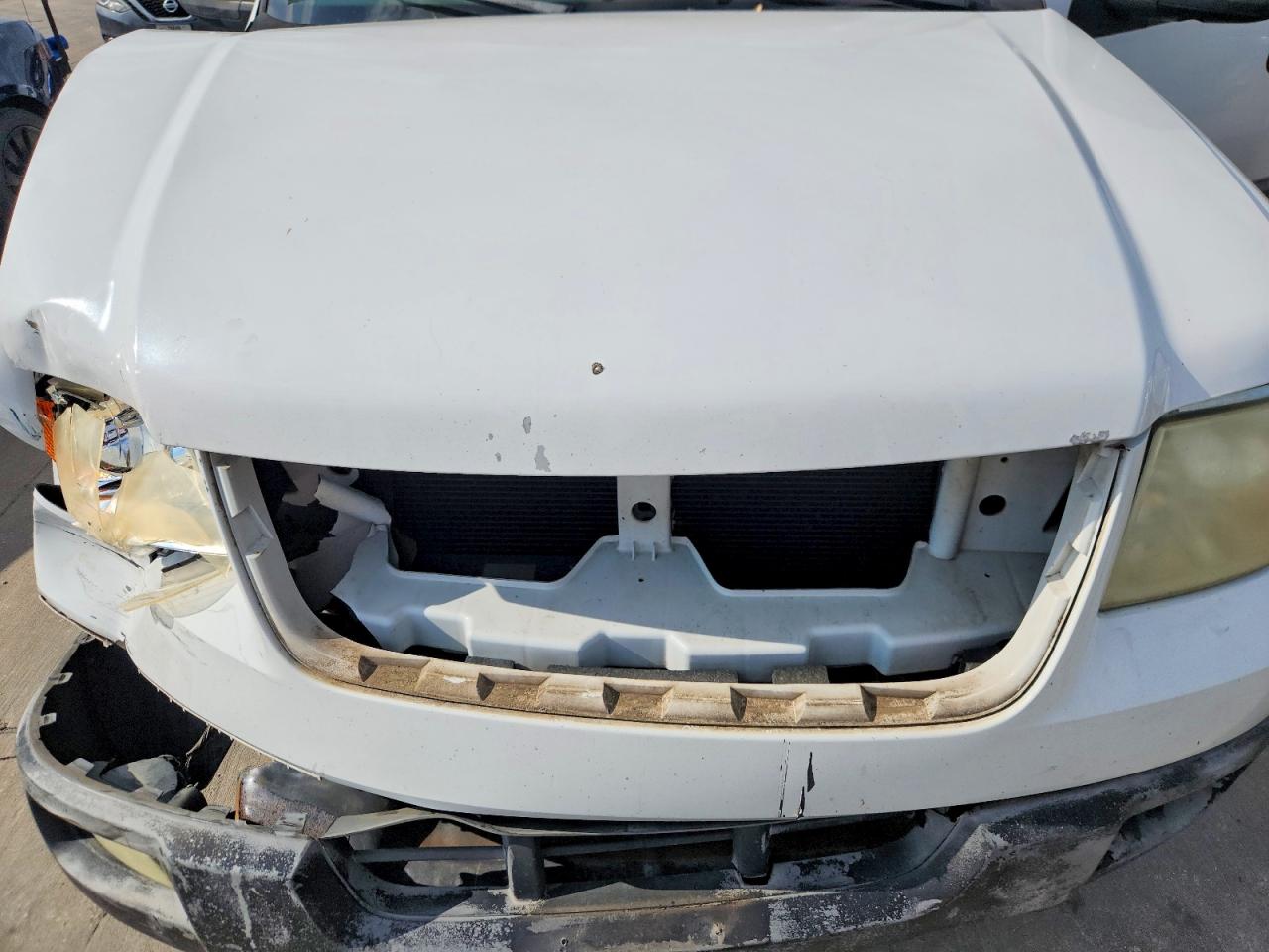 2006 Ford Expedition Xlt White vin: 1FMPU15506LA33161