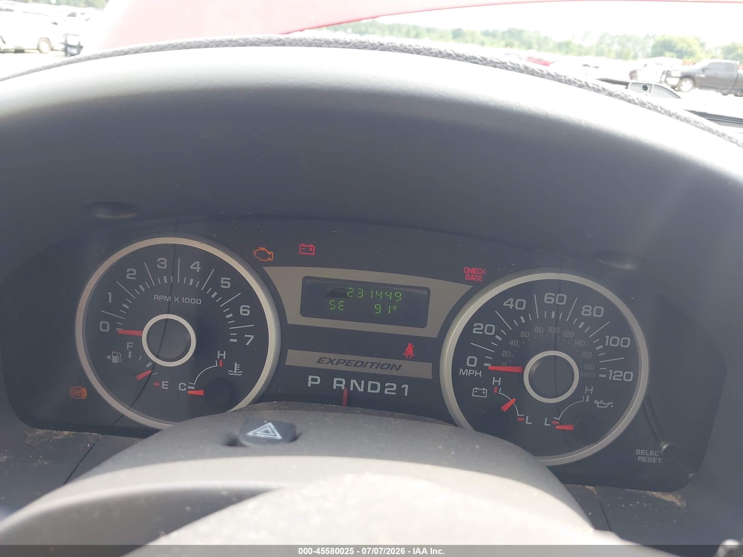 2005 Ford Expedition Xlt Темно-бордовый vin: 1FMPU15535LA07331