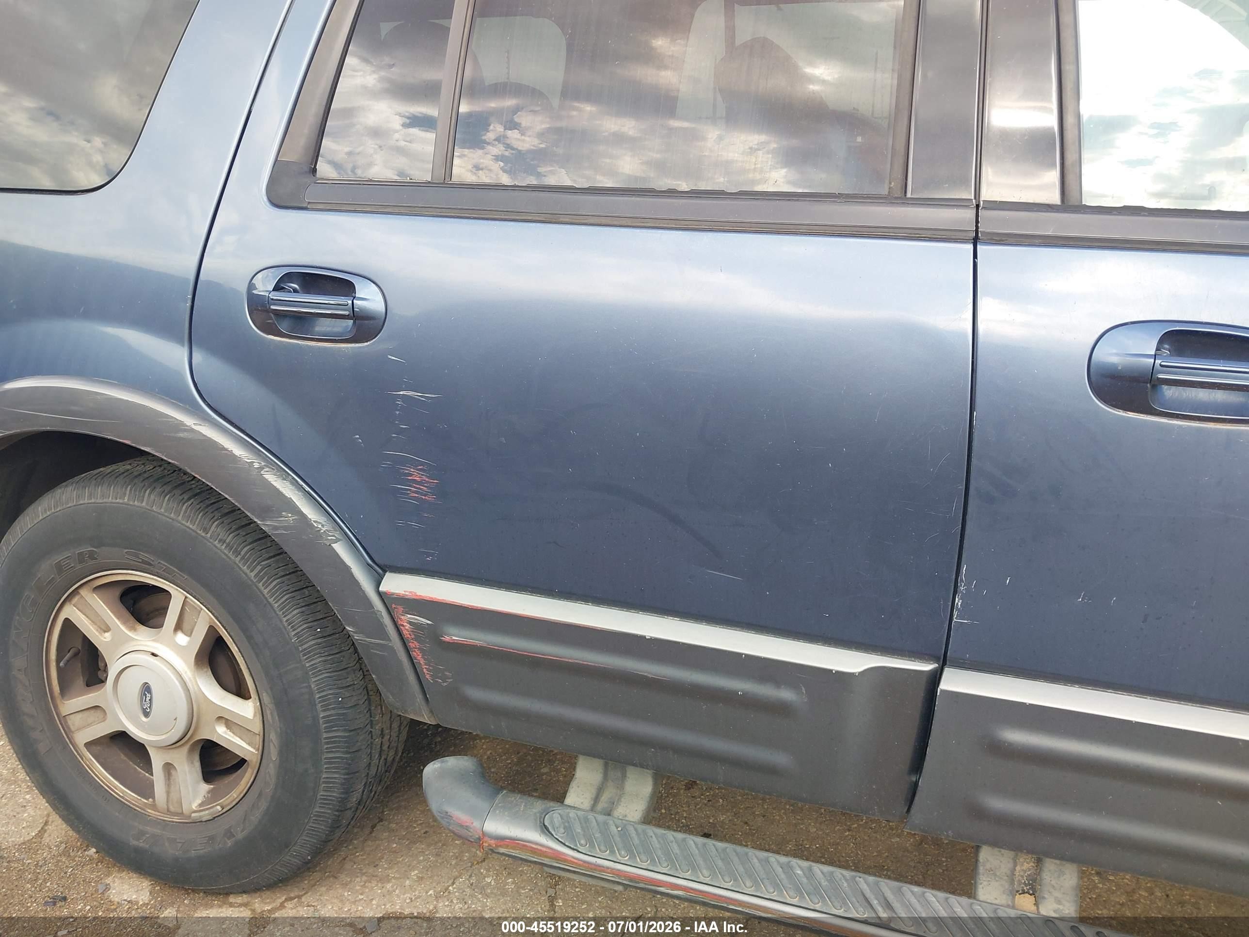 2005 Ford Expedition Xlt Blue vin: 1FMPU15565LA56748