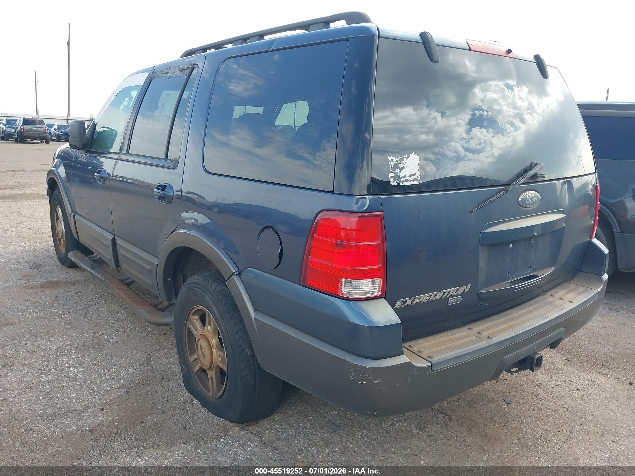 2005 Ford Expedition Xlt Blue vin: 1FMPU15565LA56748