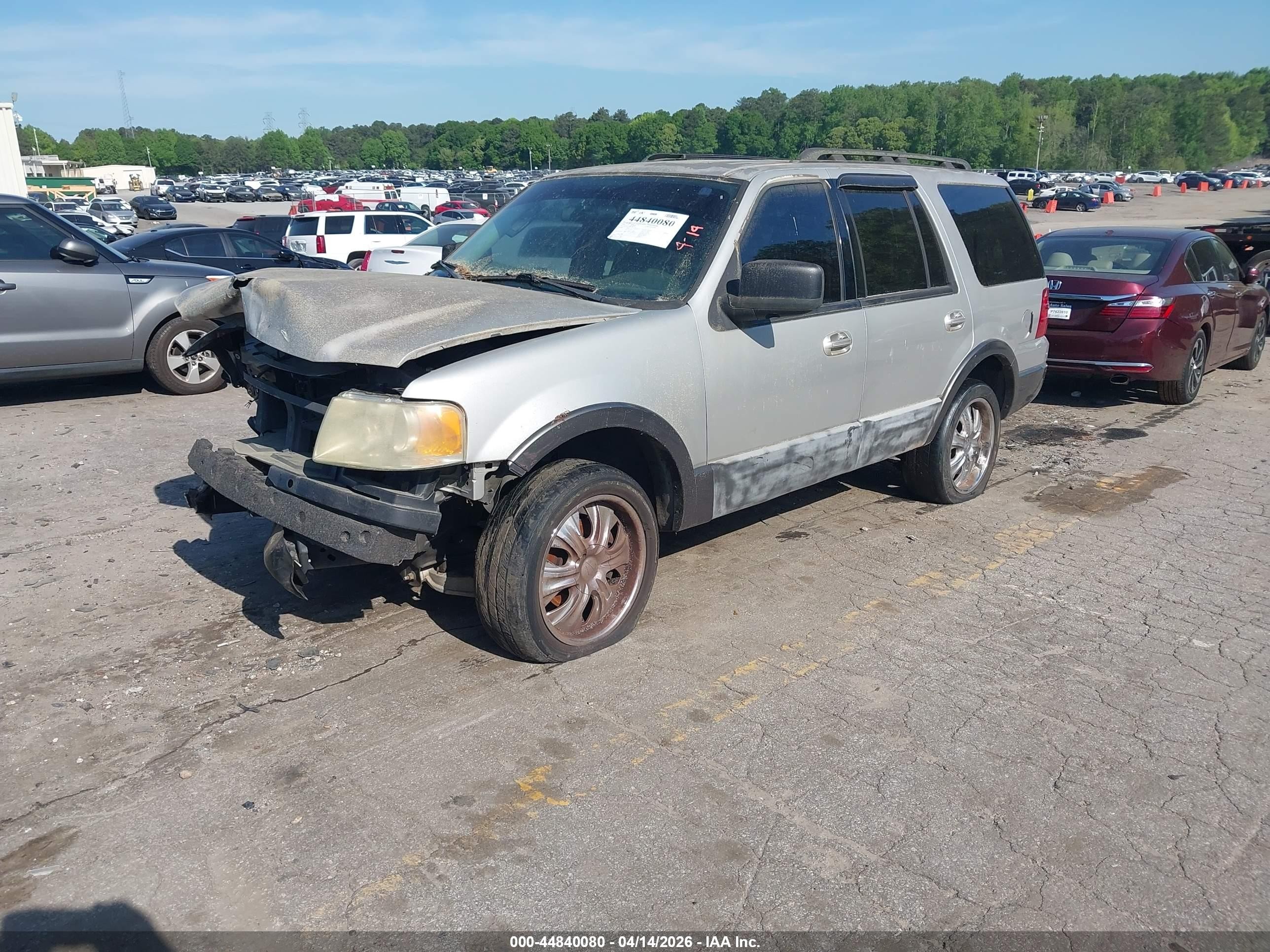 2005 Ford Expedition Xlt Silver vin: 1FMPU15595LB05750