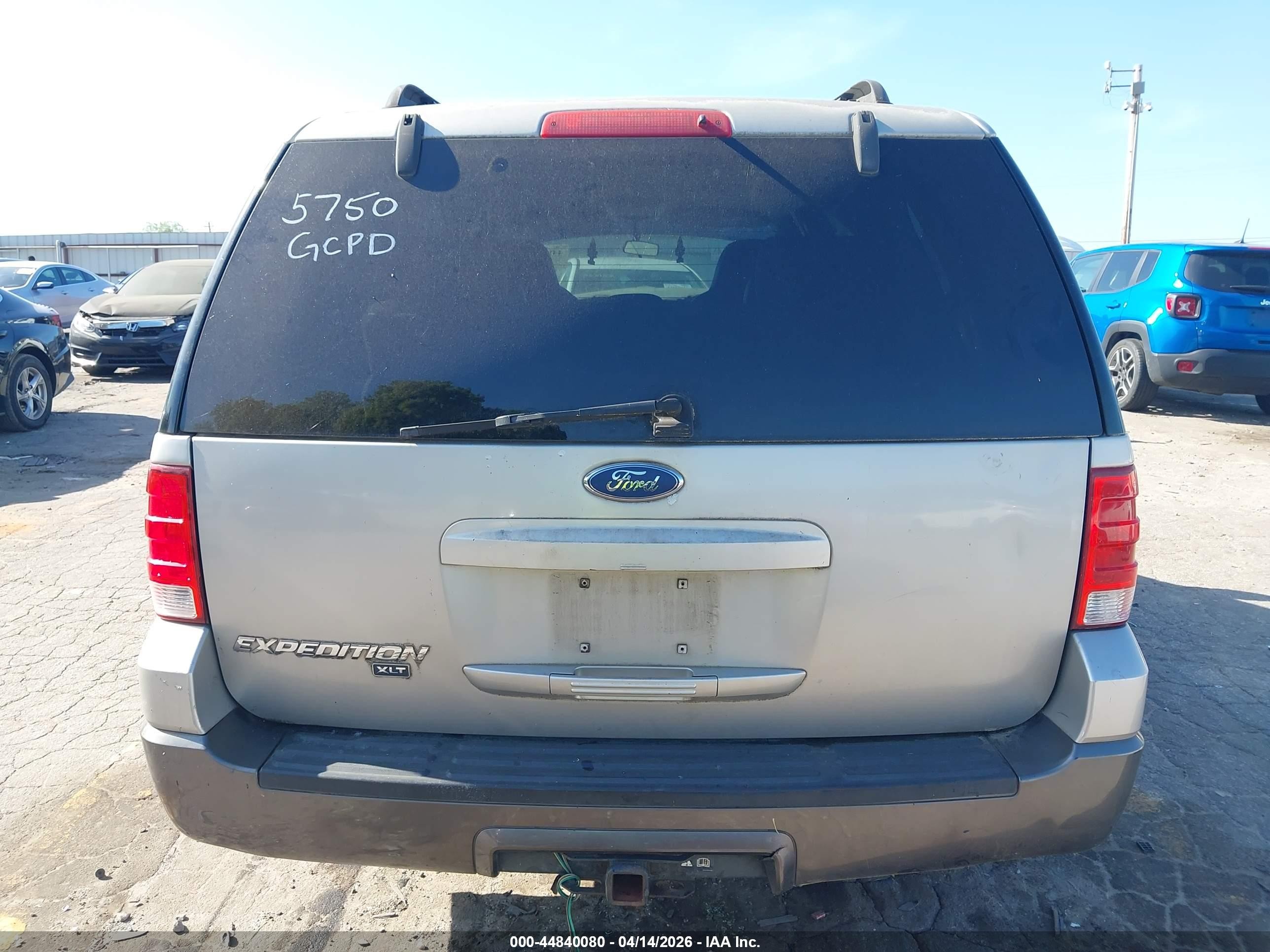 2005 Ford Expedition Xlt Silver vin: 1FMPU15595LB05750
