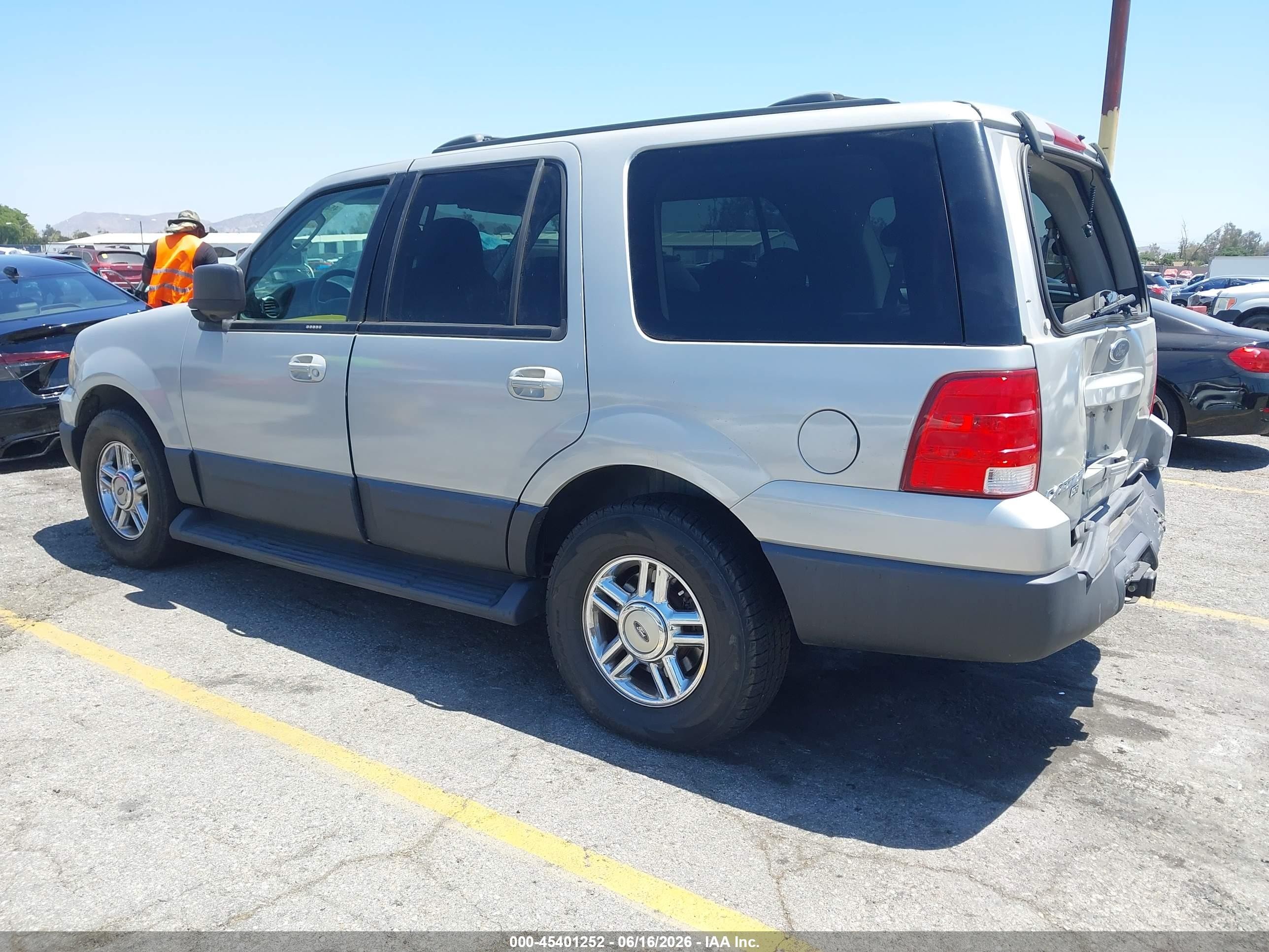 2003 Ford Expedition Xlt Silver vin: 1FMPU15L13LC35016