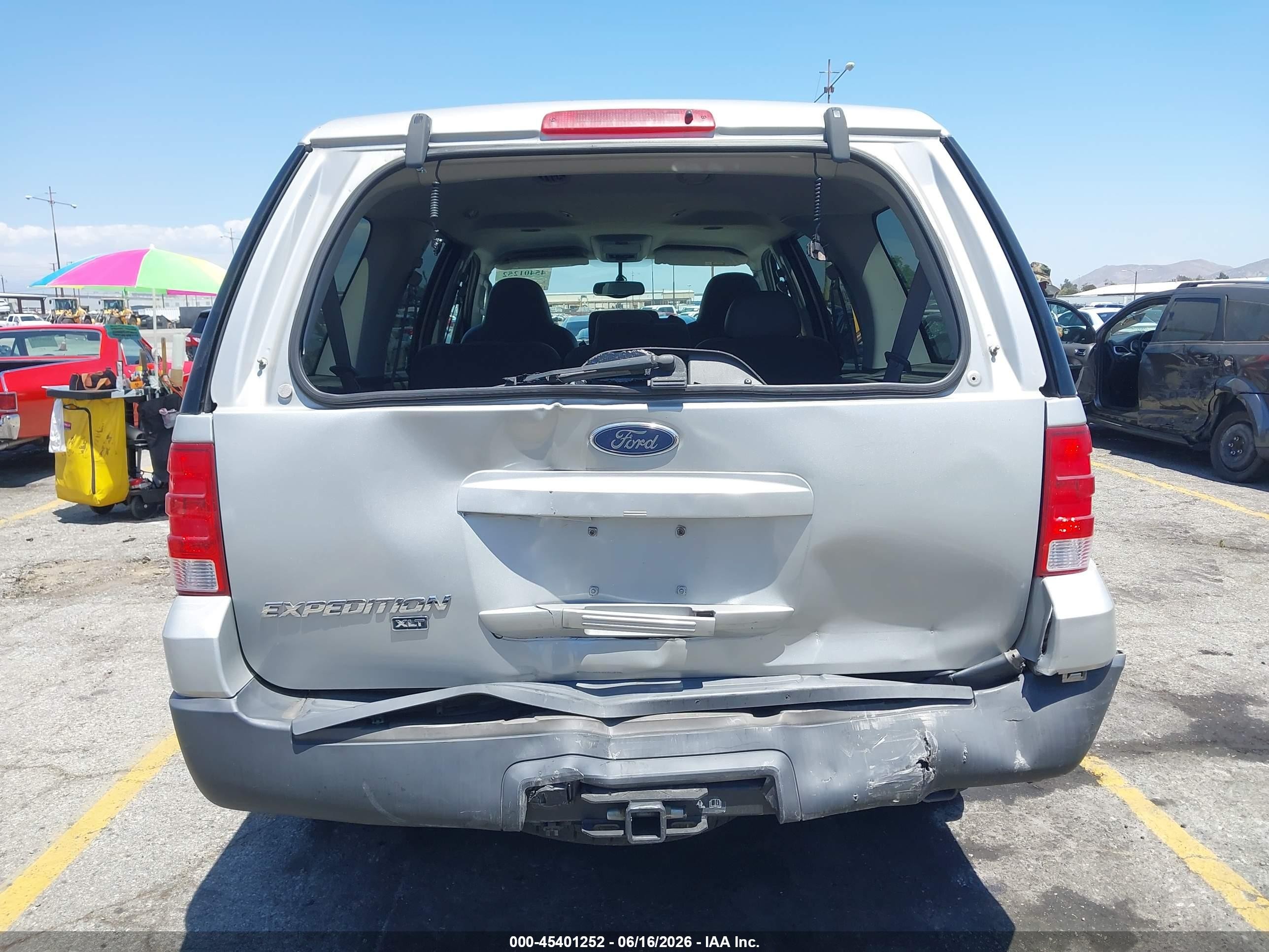 2003 Ford Expedition Xlt Silver vin: 1FMPU15L13LC35016