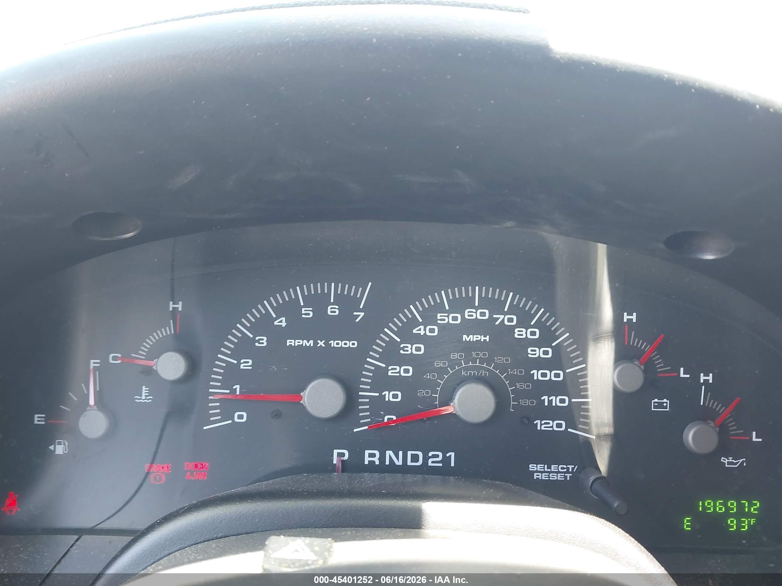 2003 Ford Expedition Xlt Silver vin: 1FMPU15L13LC35016