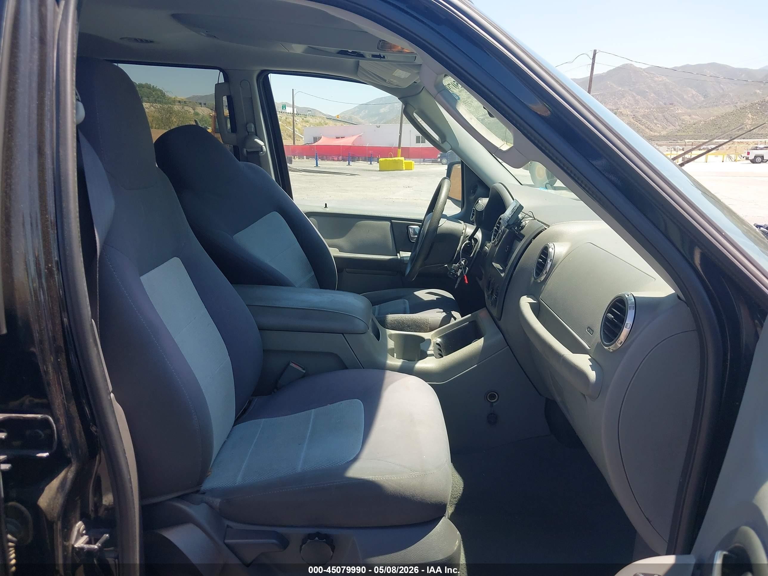 2004 Ford Expedition Xlt Черный vin: 1FMPU15L44LB46297