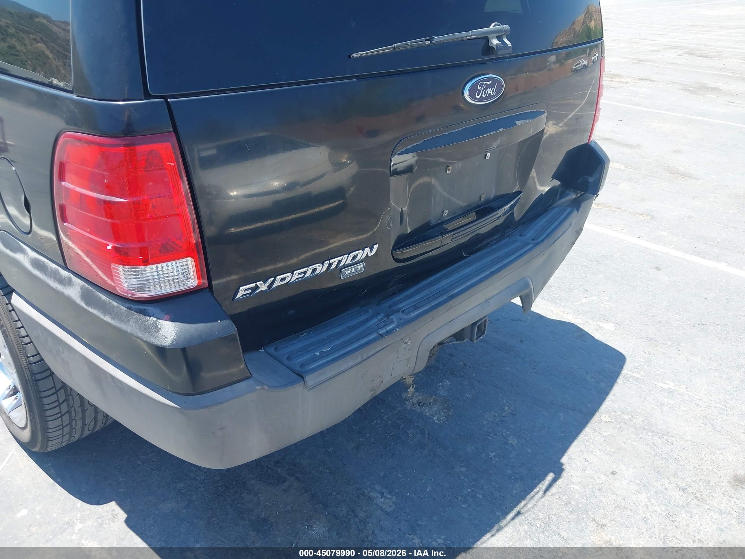 2004 Ford Expedition Xlt Черный vin: 1FMPU15L44LB46297