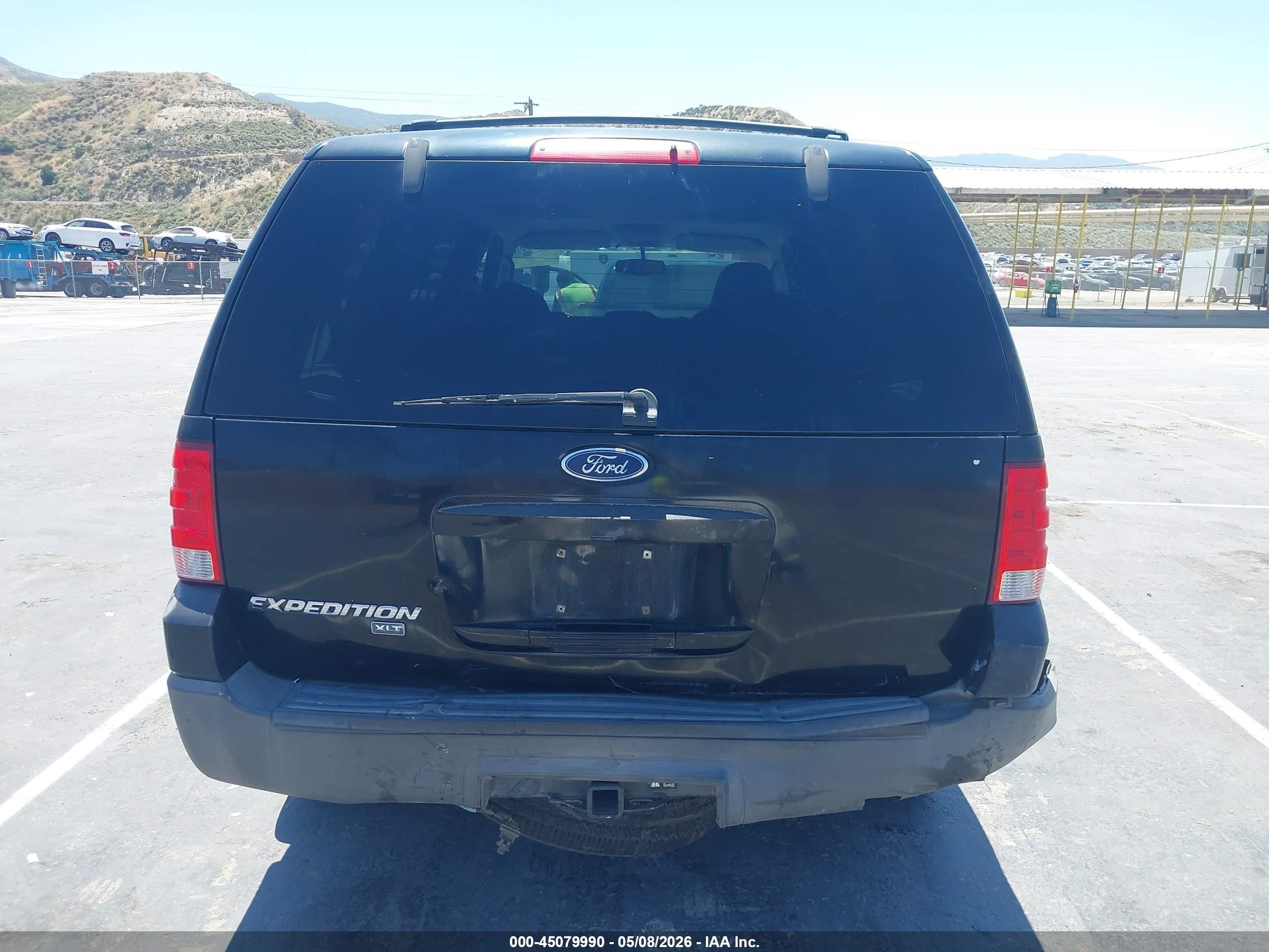 2004 Ford Expedition Xlt Черный vin: 1FMPU15L44LB46297