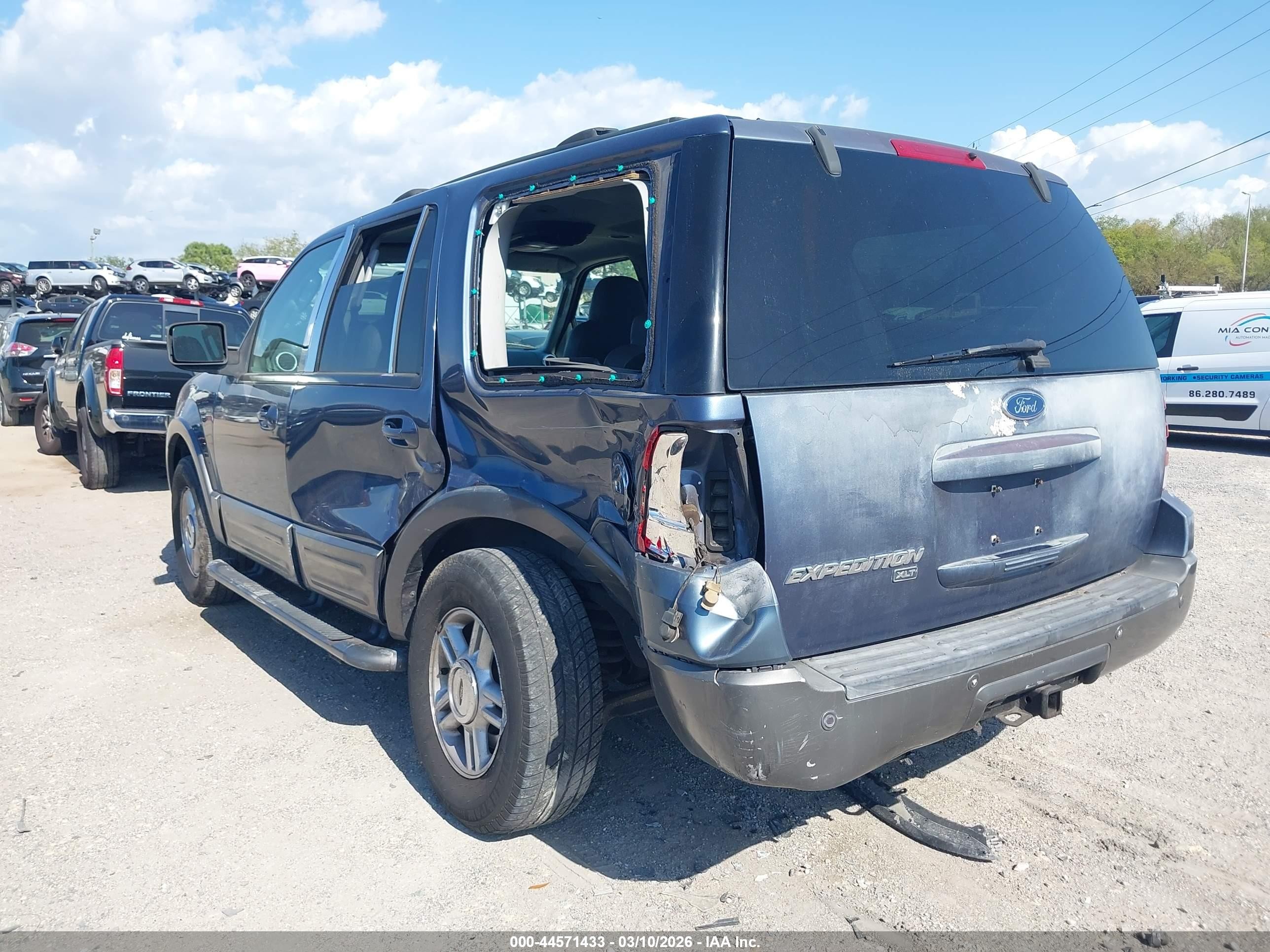 2004 Ford Expedition Xlt Blue vin: 1FMPU15L54LA09868