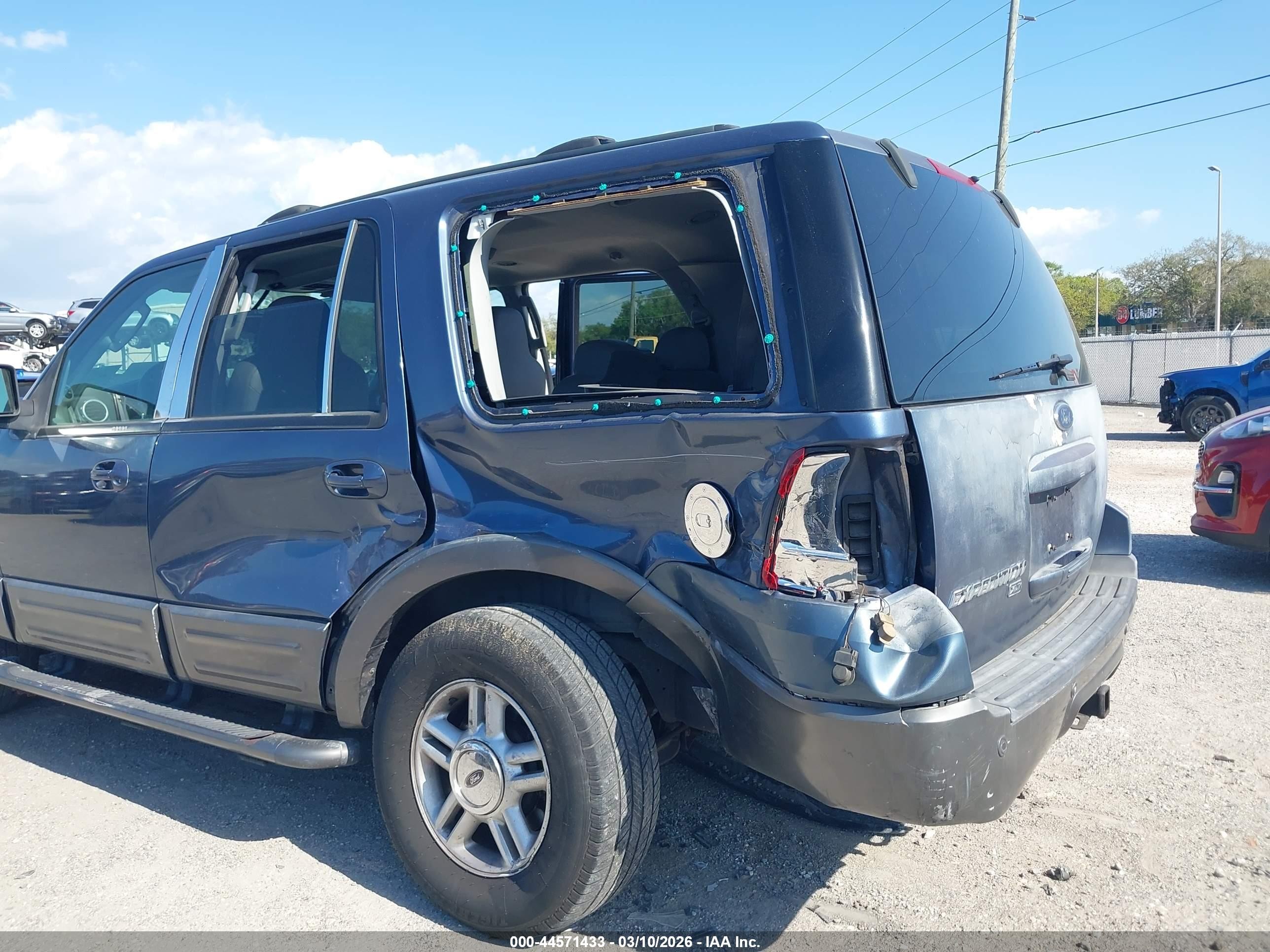 2004 Ford Expedition Xlt Blue vin: 1FMPU15L54LA09868