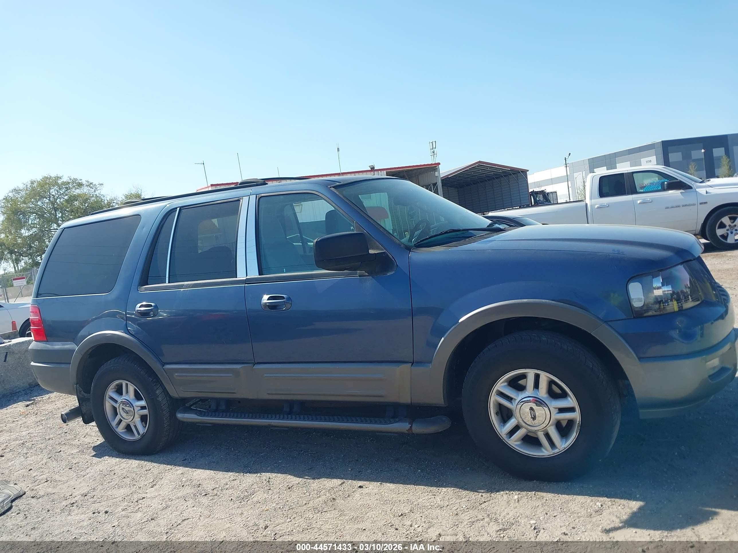 2004 Ford Expedition Xlt Blue vin: 1FMPU15L54LA09868