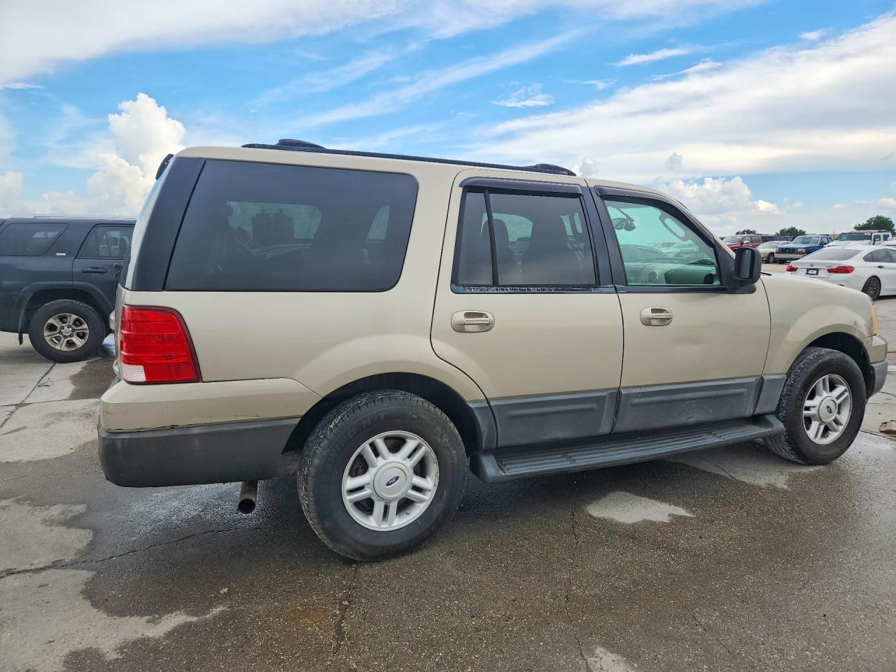 2004 Ford Expedition Xlt Желто-коричневый vin: 1FMPU15L64LB03662