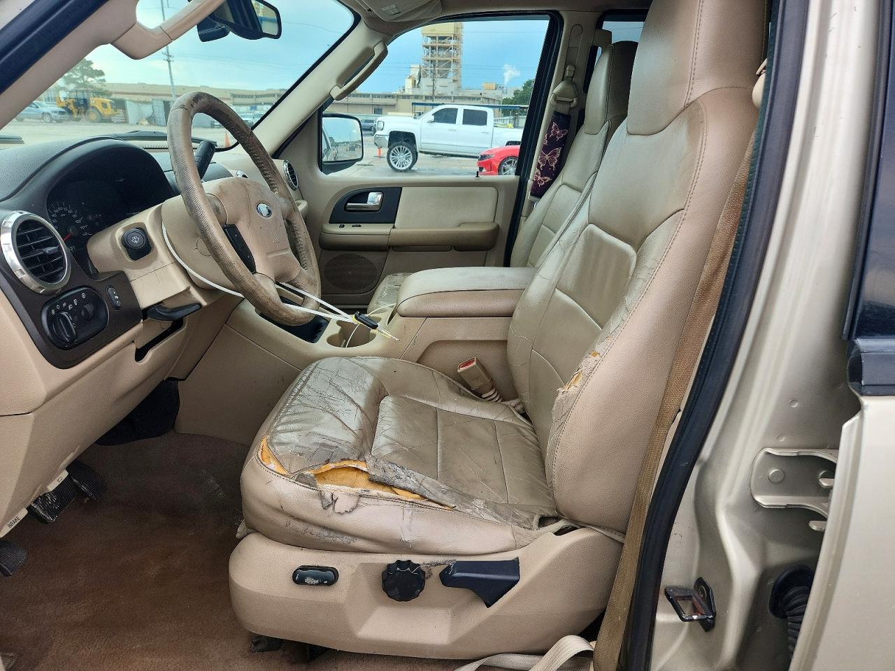 2004 Ford Expedition Xlt Желто-коричневый vin: 1FMPU15L64LB03662