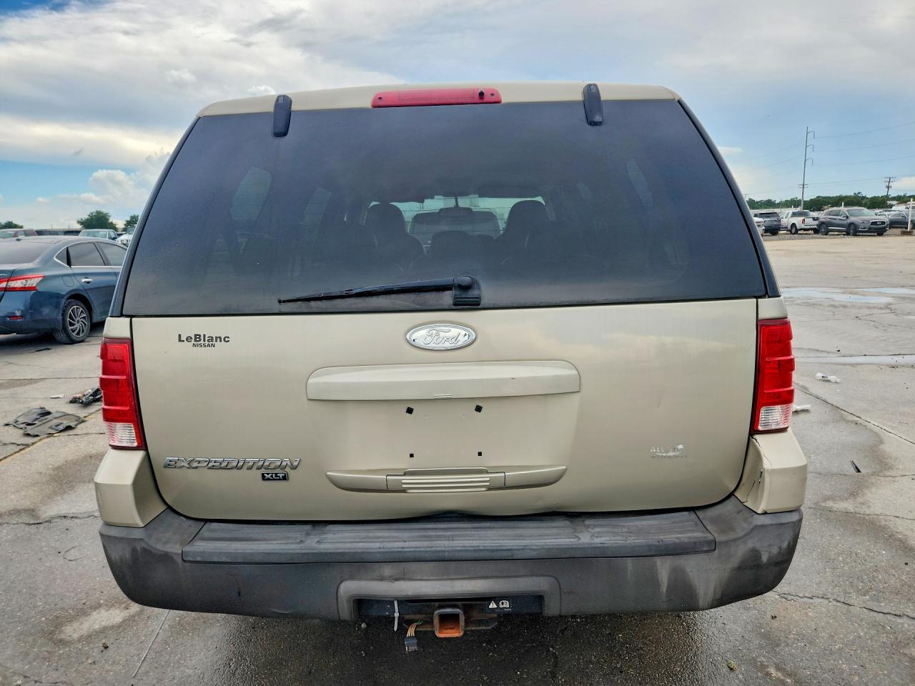 2004 Ford Expedition Xlt Желто-коричневый vin: 1FMPU15L64LB03662