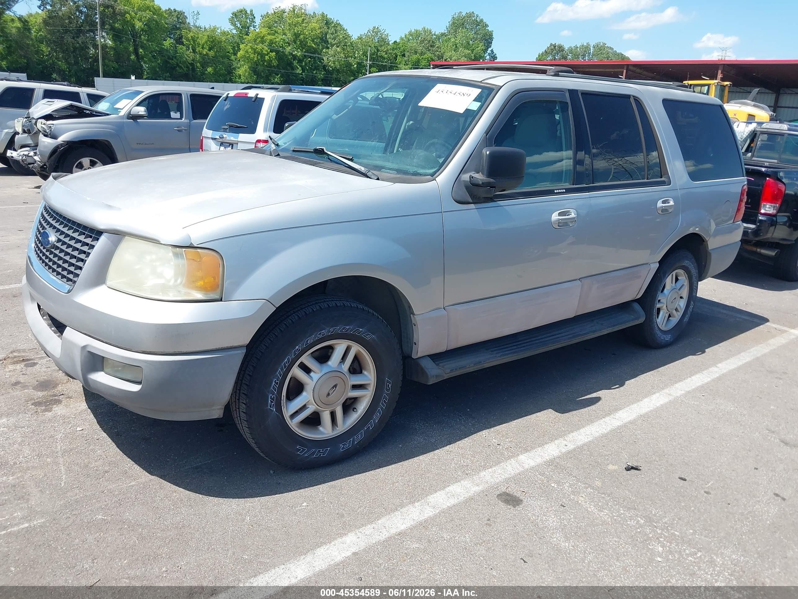 2003 Ford Expedition Xlt Silver vin: 1FMPU15L83LC25597