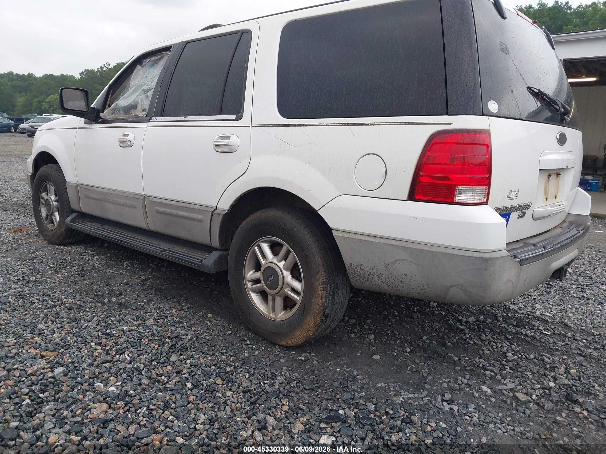 2003 Ford Expedition Xlt White vin: 1FMPU15L93LA73653