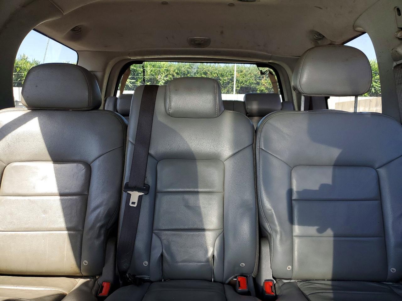 2006 Ford Expedition Xlt Silver vin: 1FMPU16516LA54552