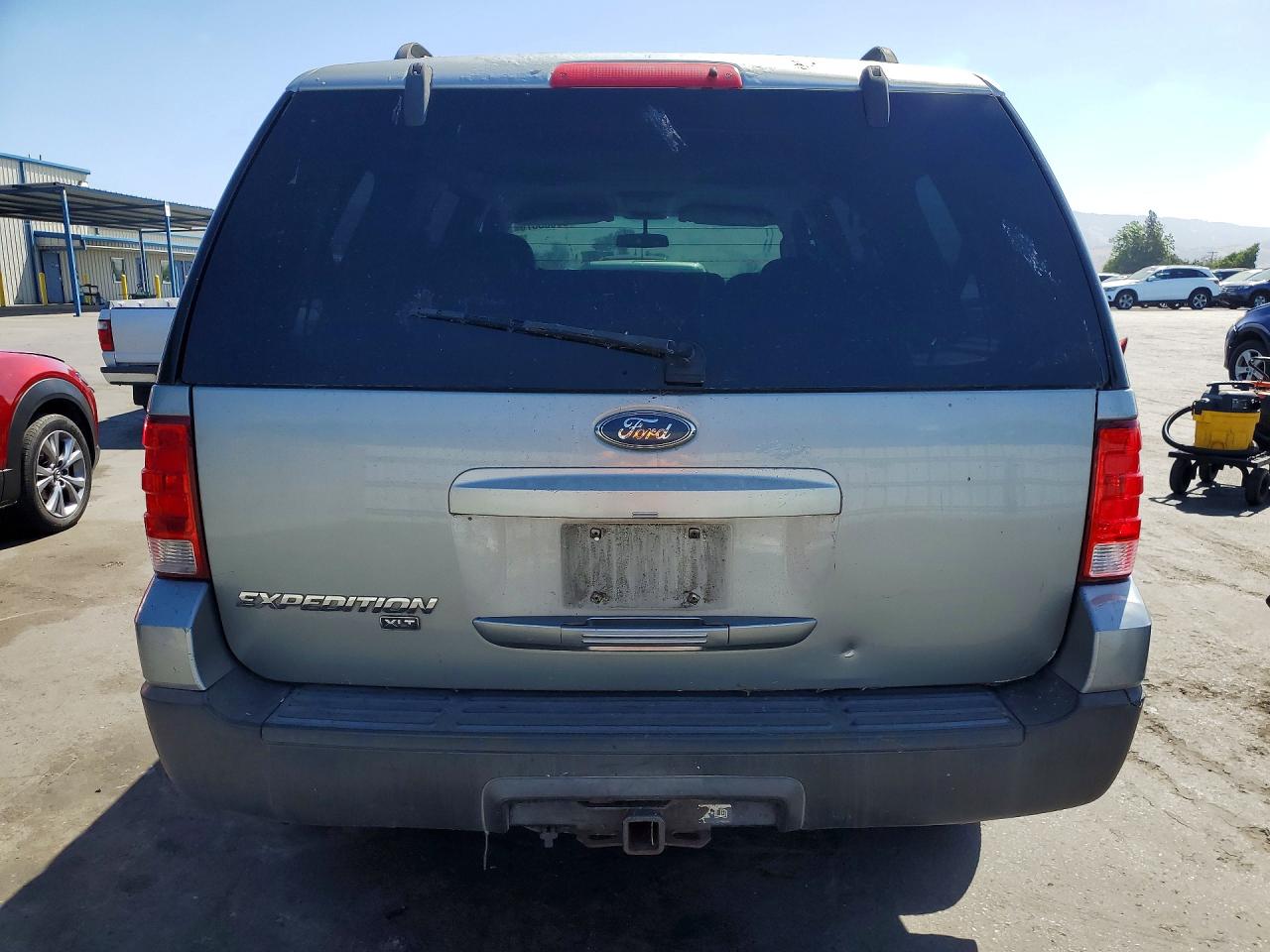 2006 Ford Expedition Xlt Silver vin: 1FMPU16516LA54552