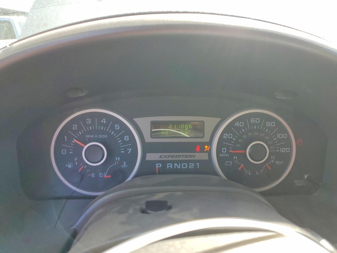 2006 Ford Expedition Xlt Silver vin: 1FMPU16516LA54552