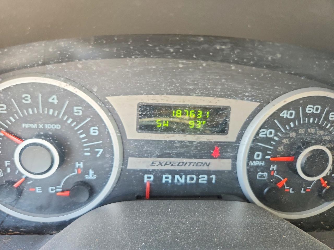 2005 Ford Expedition Xlt Белый vin: 1FMPU16525LA06234