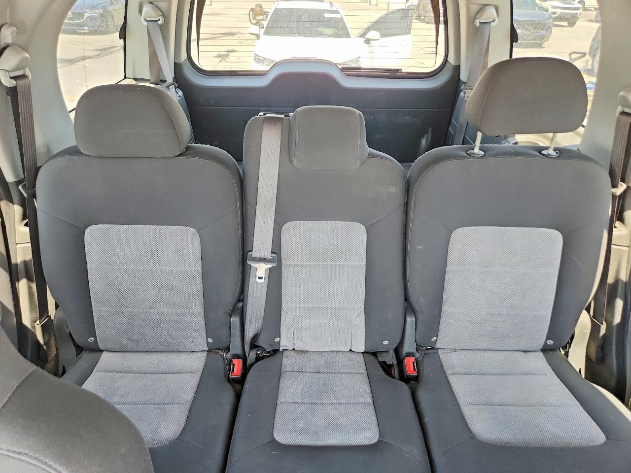 2005 Ford Expedition Xlt Белый vin: 1FMPU16525LA06234