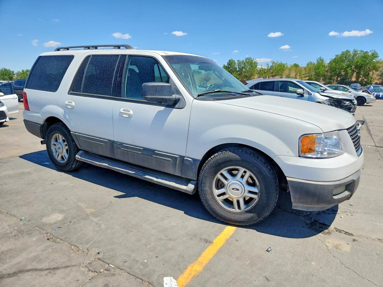2005 Ford Expedition Xlt Белый vin: 1FMPU16525LA06234