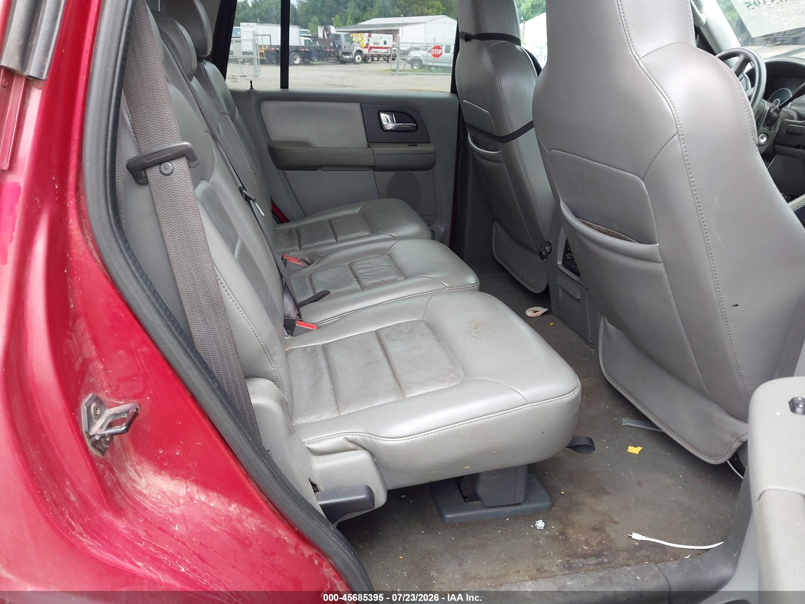 2005 Ford Expedition Nbx/xlt Red vin: 1FMPU16545LA59226