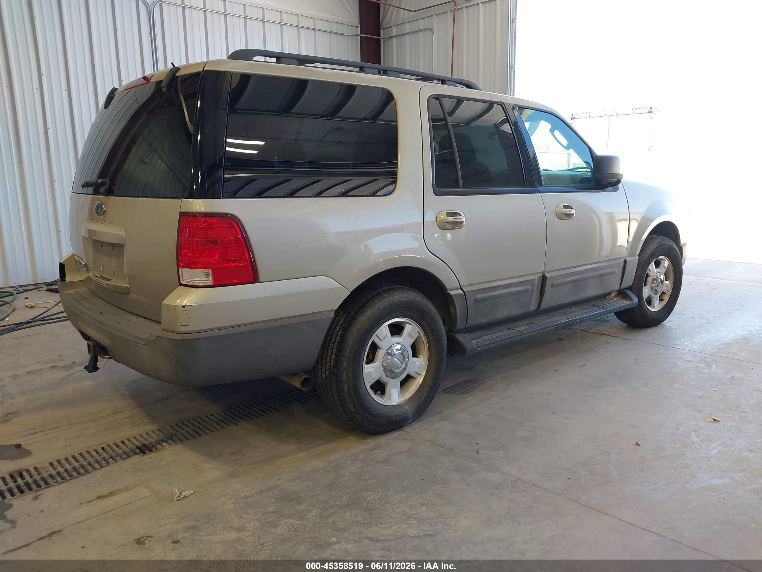 2005 Ford Expedition Nbx/xlt Gold vin: 1FMPU16555LB02018