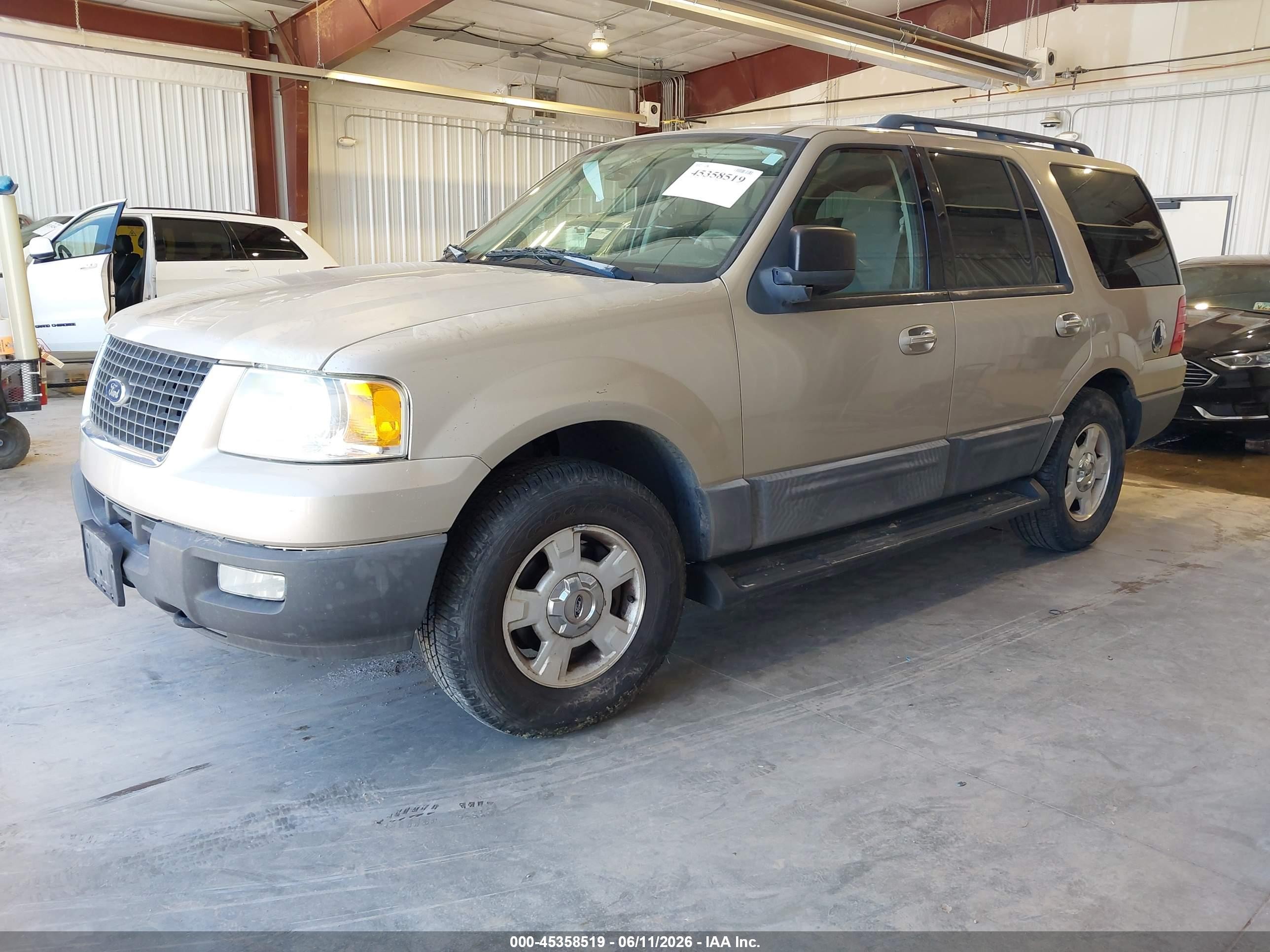 2005 Ford Expedition Nbx/xlt Gold vin: 1FMPU16555LB02018