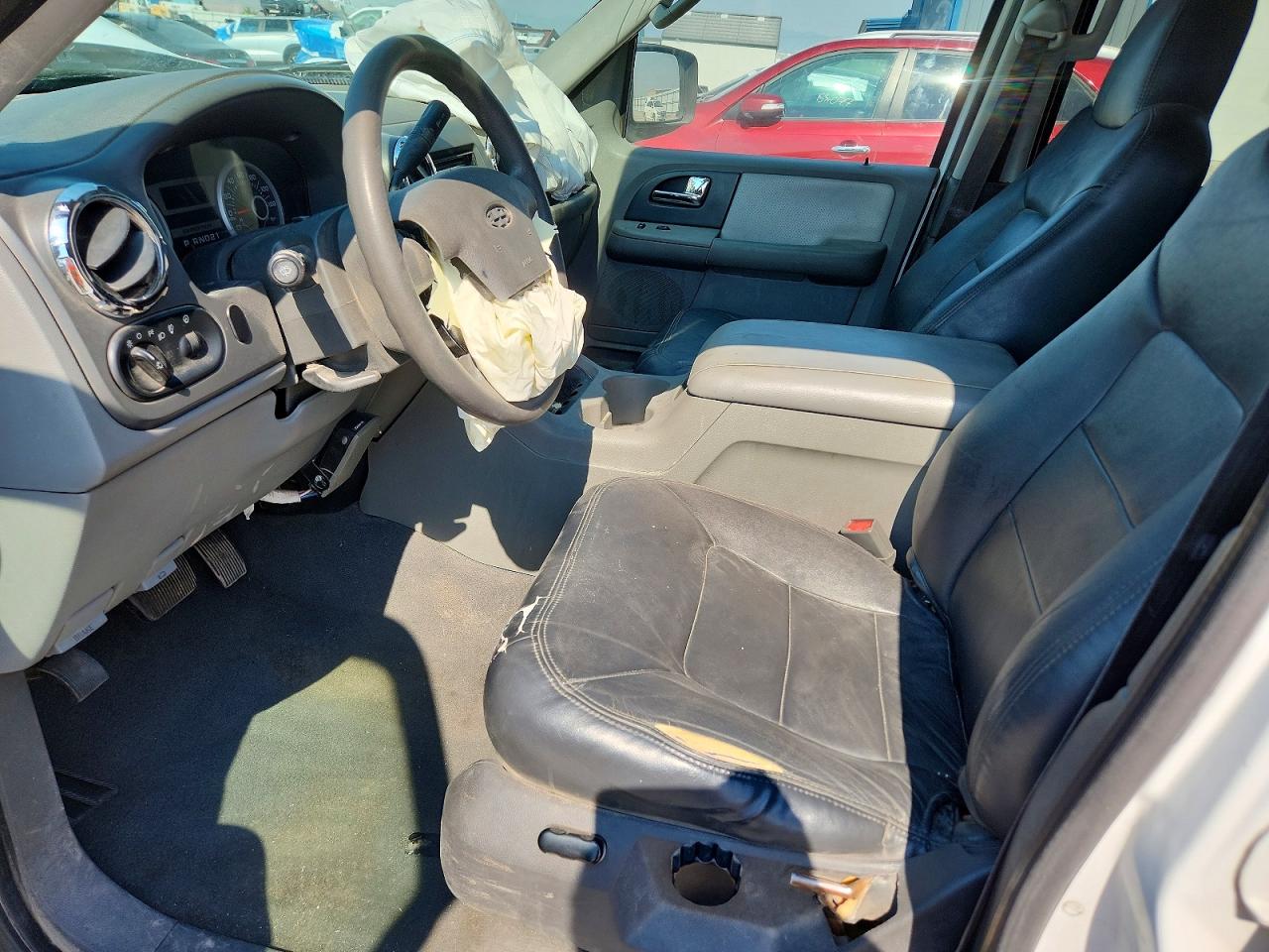 2006 Ford Expedition Xlt White vin: 1FMPU16556LA59009