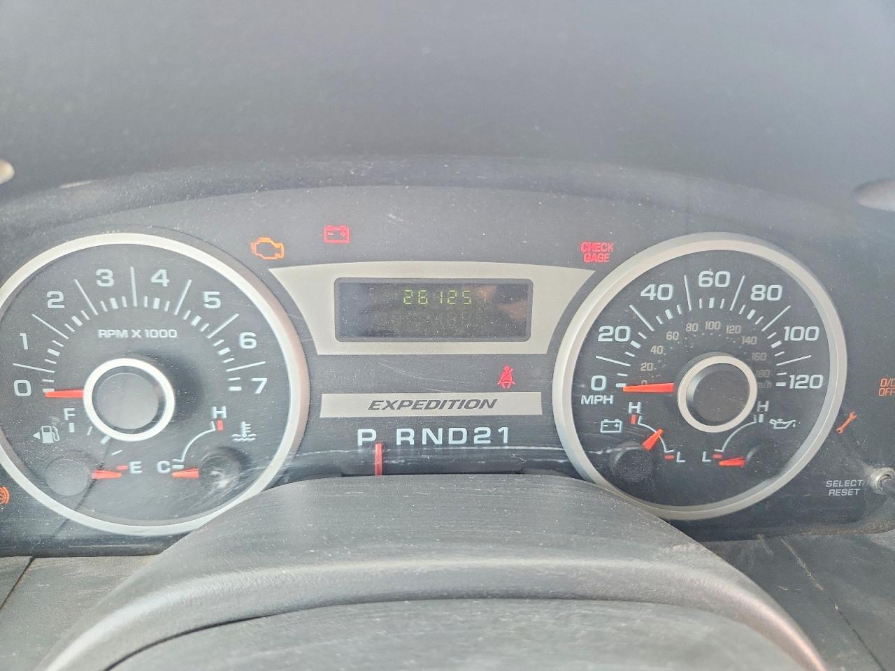 2006 Ford Expedition Xlt White vin: 1FMPU16556LA59009